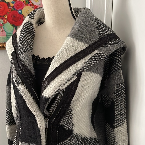 Plenty by Tracy Reese Coat - Picture 2 of 9